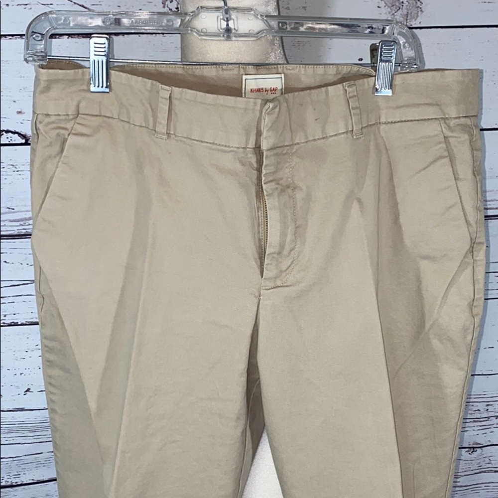 Women’s Khakis by GAP - Picture 5 of 6